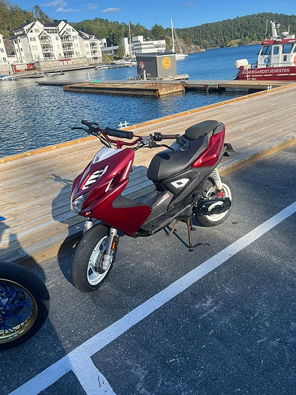 Yamaha 50 Aerox 2 of 10