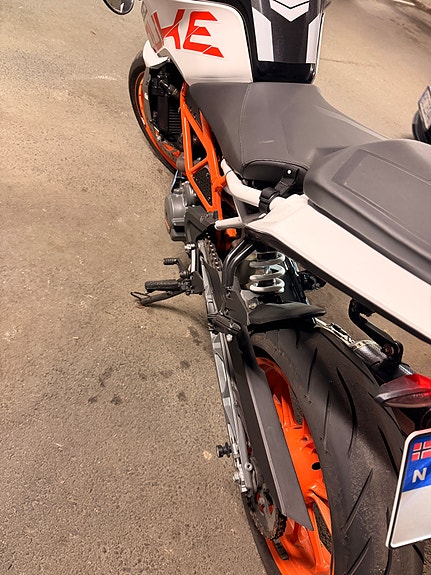 KTM 390 Duke 3 of 7