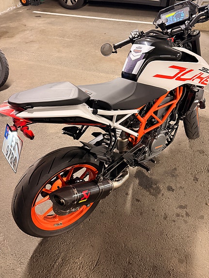 KTM 390 Duke 4 of 7