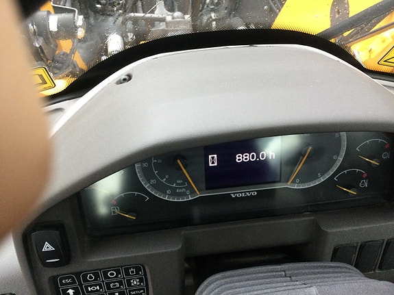 Volvo L90H2 9 of 12