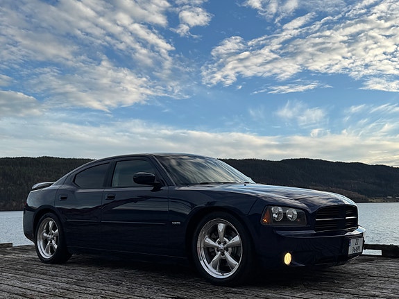 Dodge Charger 17 of 30