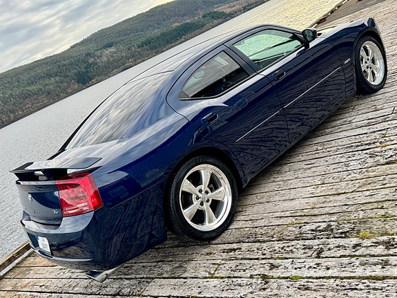 Dodge Charger 12 of 30