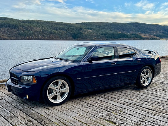 Dodge Charger 4 of 30