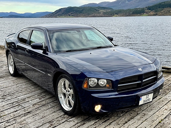 Dodge Charger 9 of 30