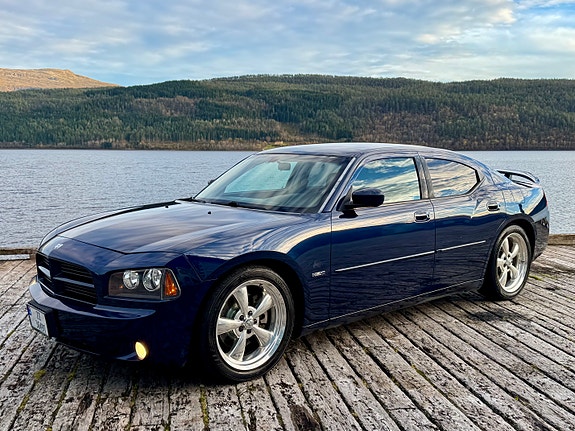 Dodge Charger 2 of 30