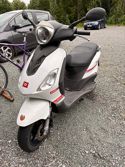 Derbi Boulevard 50 3 of 8