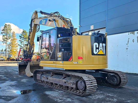 Cat 325FLCR, 2019 Mod, 4989 timer, Rototilt, GPS, 2 Skuffer, Pluss-serviceavtale. 3 of 30