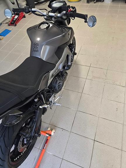 Yamaha MT-09 11 of 14