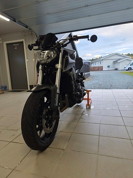 Yamaha MT-09 2 of 14
