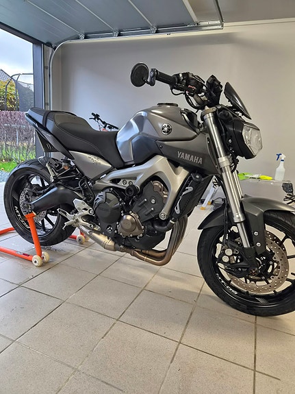 Yamaha MT-09 8 of 14