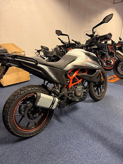 KTM 390 Adventure 3 of 5