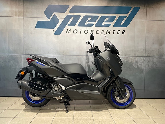 Yamaha X-Max 300 4 of 15
