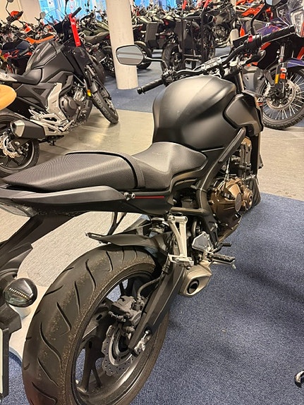 Honda CB 650F 4 of 6
