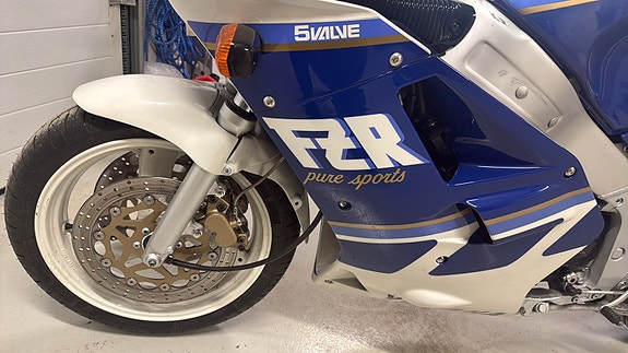Yamaha FZR 1000 Genesis 13 of 19