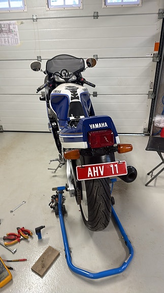 Yamaha FZR 1000 Genesis 5 of 19