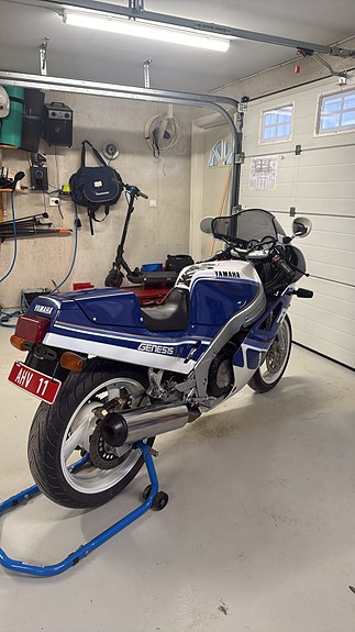 Yamaha FZR 1000 Genesis 10 of 19