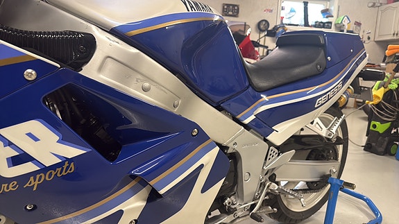 Yamaha FZR 1000 Genesis 14 of 19