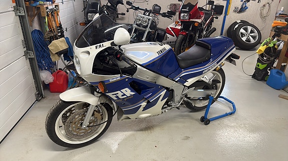 Yamaha FZR 1000 Genesis 4 of 19