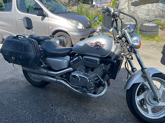 Honda VF 750 C Magna 11 of 11