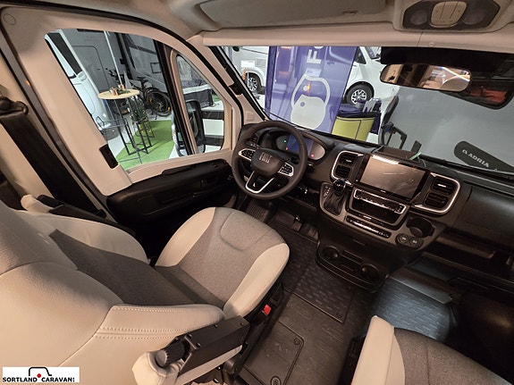 Adria MATRIX SUPREME 670 SL - 29 of 30