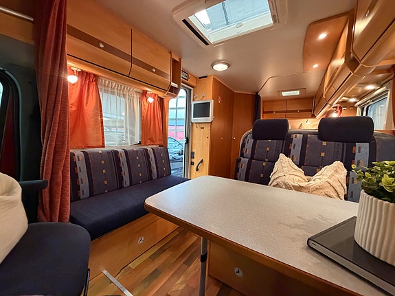 Capron Sunlight T63 140hk / Cruise / 1 Eier / Dusj / Markise 14 of 30
