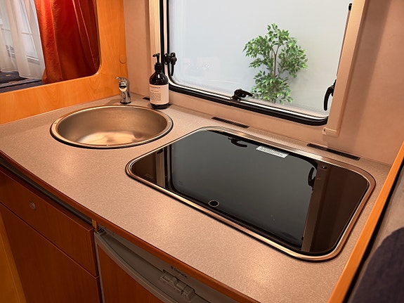 Capron Sunlight T63 140hk / Cruise / 1 Eier / Dusj / Markise 22 of 30