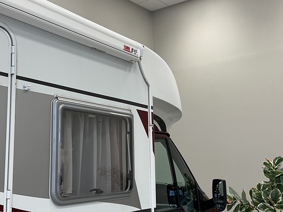 Capron Sunlight T63 140hk / Cruise / 1 Eier / Dusj / Markise 8 of 30