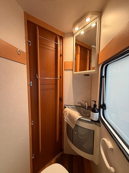 Capron Sunlight T63 140hk / Cruise / 1 Eier / Dusj / Markise 29 of 30