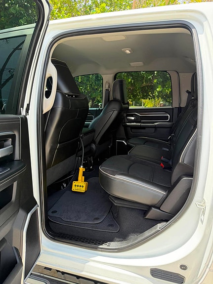 Dodge RAM 5500  LARAMIE CHEVRON 408 RENEGATE 6 SETER 6 of 14