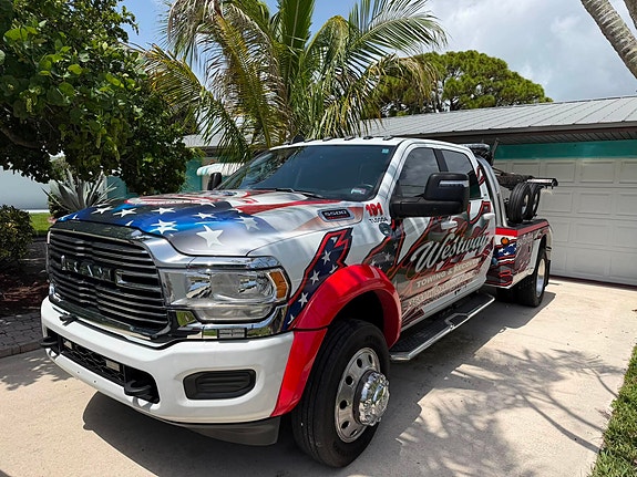 Dodge RAM 5500  LARAMIE CHEVRON 408 RENEGATE 6 SETER 2 of 14