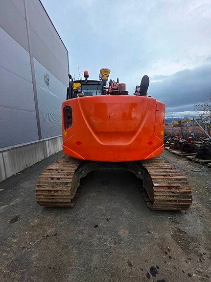 Hitachi ZX 135 US-5 3 of 14