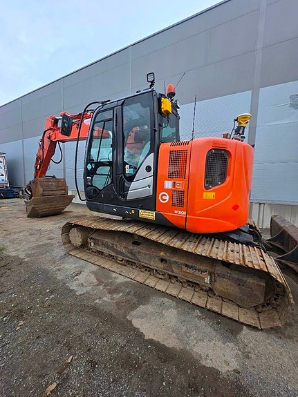 Hitachi ZX 135 US-5 2 of 14