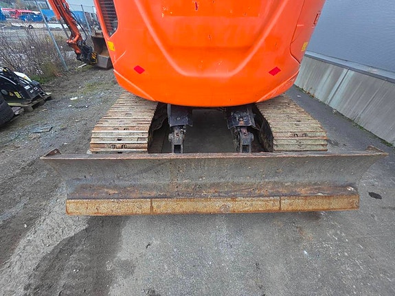 Hitachi ZX 135 US-5 4 of 14