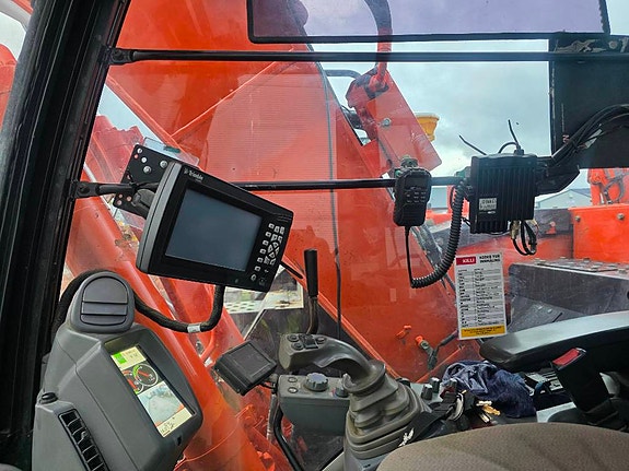 Hitachi ZX 135 US-5 14 of 14
