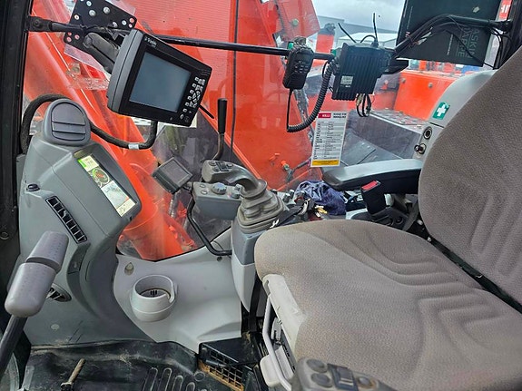 Hitachi ZX 135 US-5 13 of 14