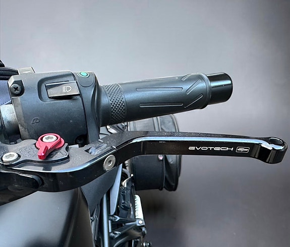 Yamaha MT-09 8 of 12