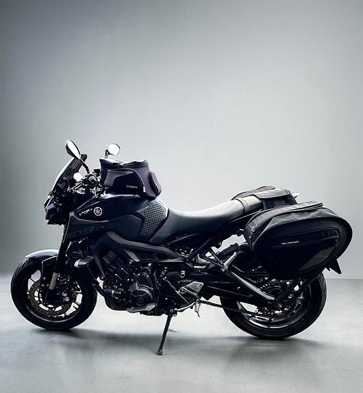 Yamaha MT-09 2 of 12