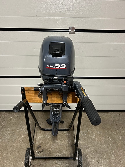 Yamaha 9.9 (15) totakt kort stamme 1996 modell utført service girolje og plugger 3 of 10