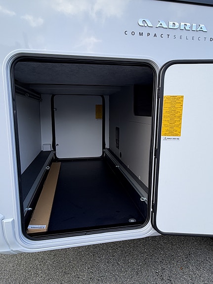 Adria COMPACT SELECT DL - FIAT 6E 2,2 140HP 35L 4 of 14