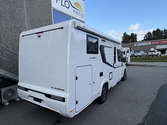 Adria COMPACT SELECT DL - FIAT 6E 2,2 140HP 35L 3 of 14