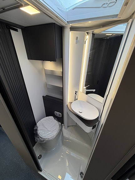 Adria COMPACT SELECT DL - FIAT 6E 2,2 140HP 35L 11 of 14