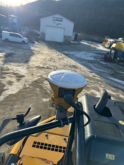 Cat 325 FL CR 7 of 12