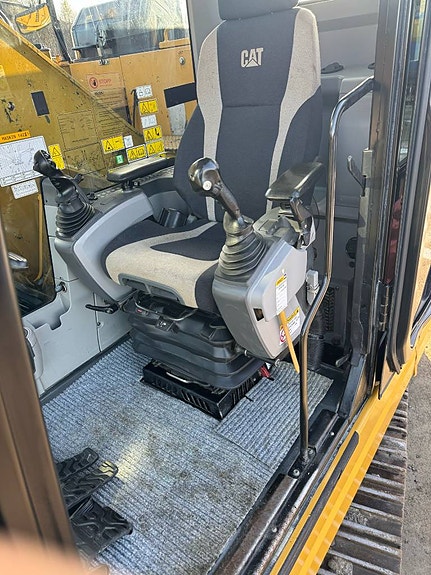 Cat 325 FL CR 4 of 12