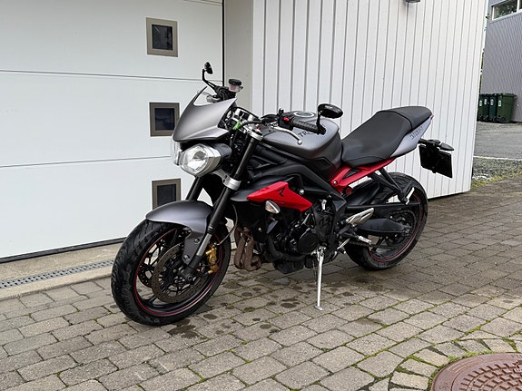 Triumph STREET TRIPLE R SC/LAV KM/KUN 2 EIERE/106HK 6 of 9