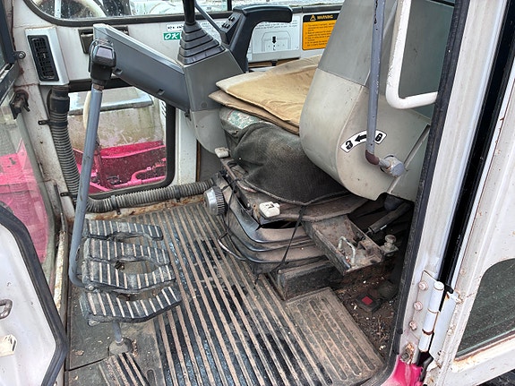 Takeuchi TB070 12 of 13