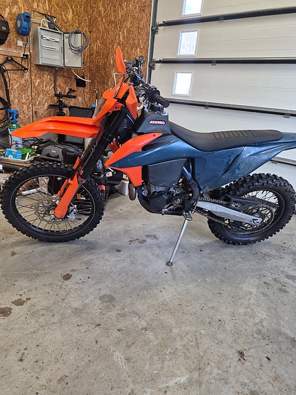 Husqvarna FE 450 4 of 9