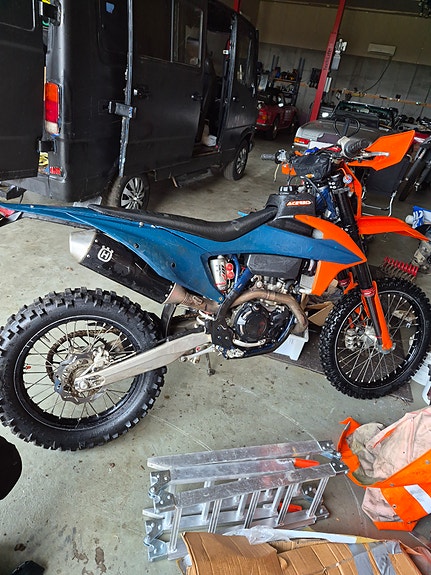 Husqvarna FE 450 5 of 9