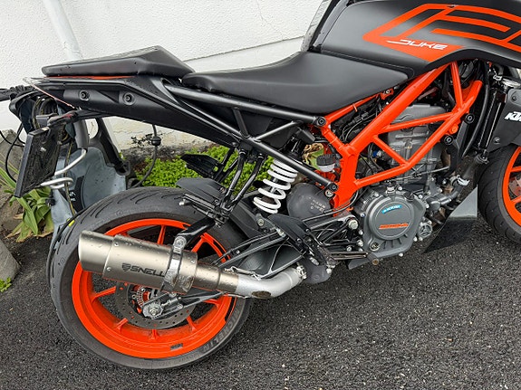 KTM 125 Duke 8 of 13