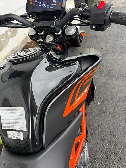 KTM 125 Duke 10 of 13