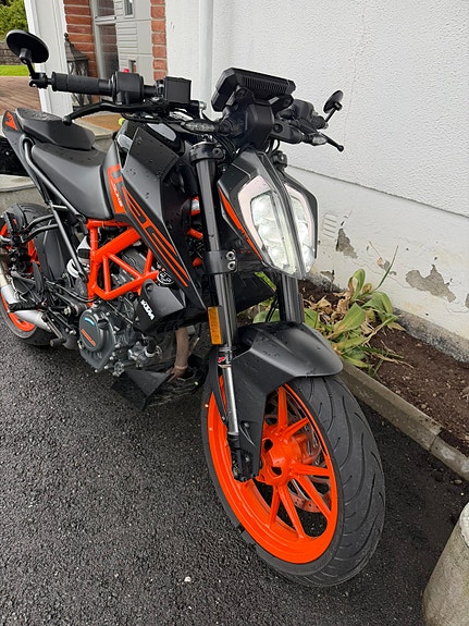 KTM 125 Duke 9 of 13